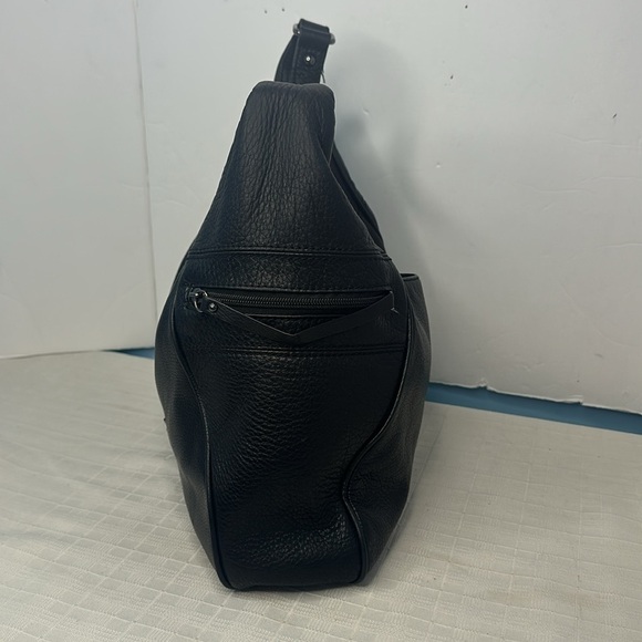 PERLINA Black Leather SHOULDER BAG - Picture 2 of 10